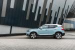 Volvo XC40 T3 Momentum 2018 года (UK)